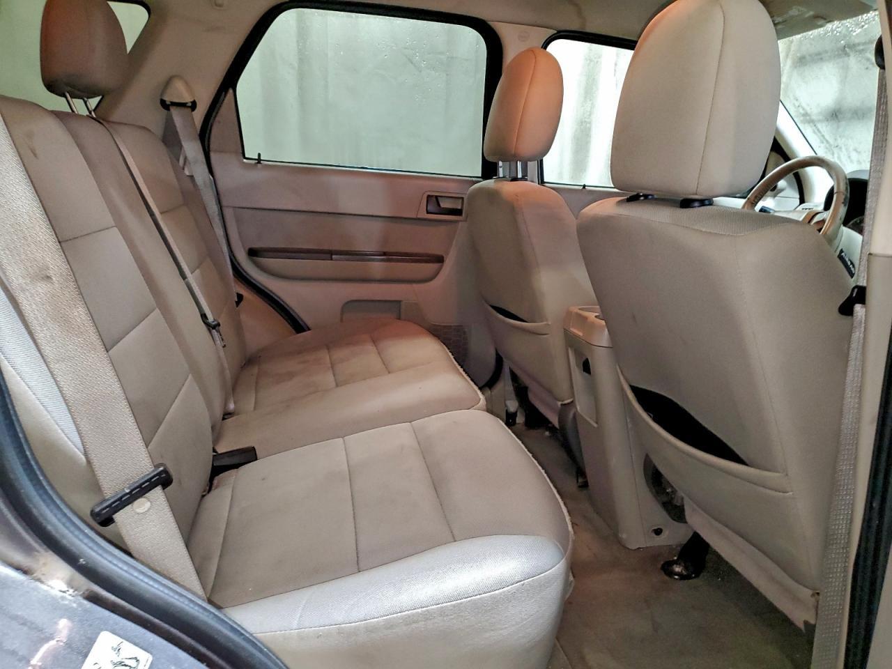 2010 FORD ESCAPE