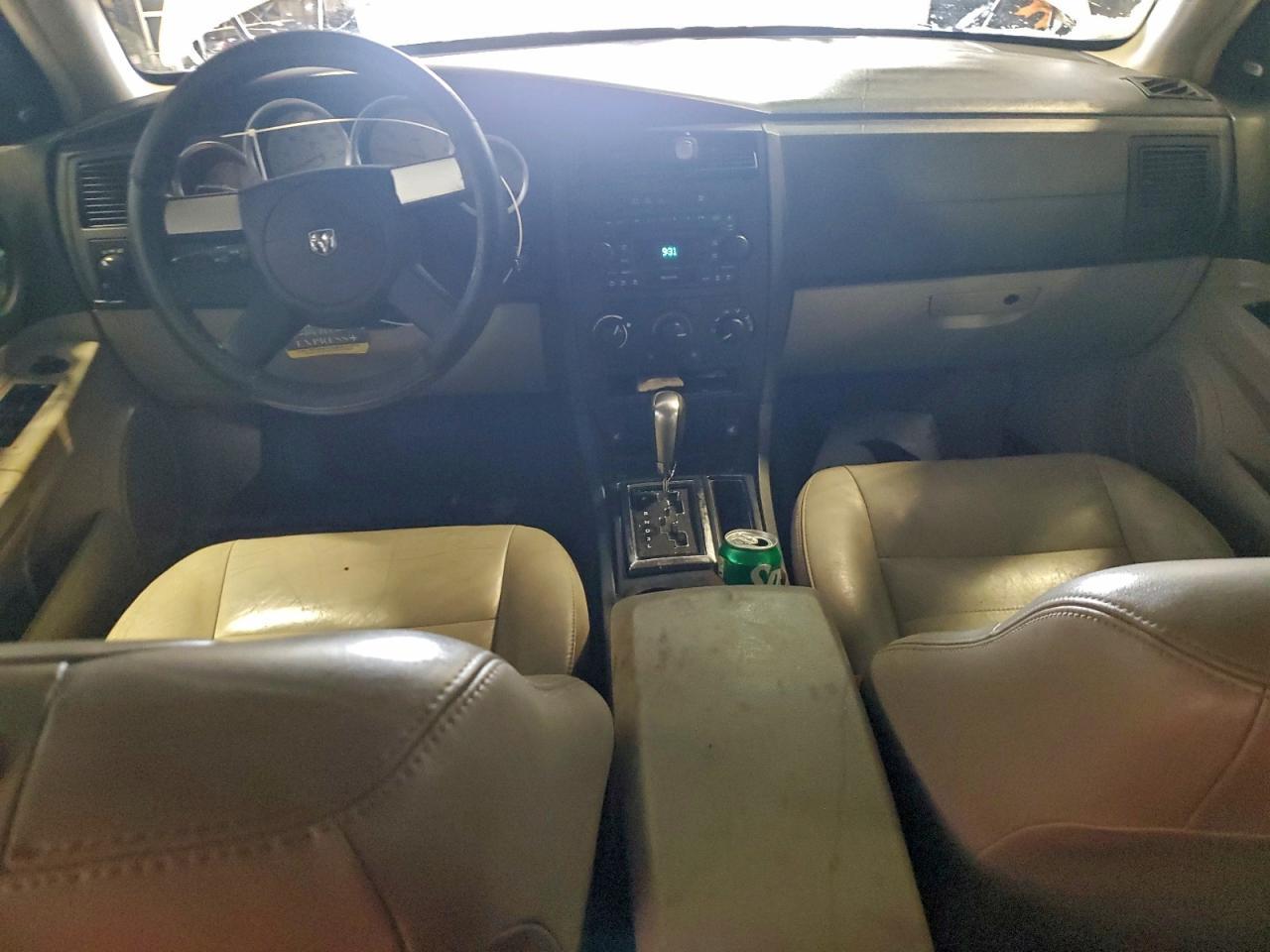 2005 DODGE MAGNUM