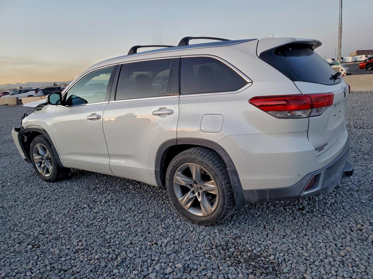 2017 TOYOTA HIGHLANDER