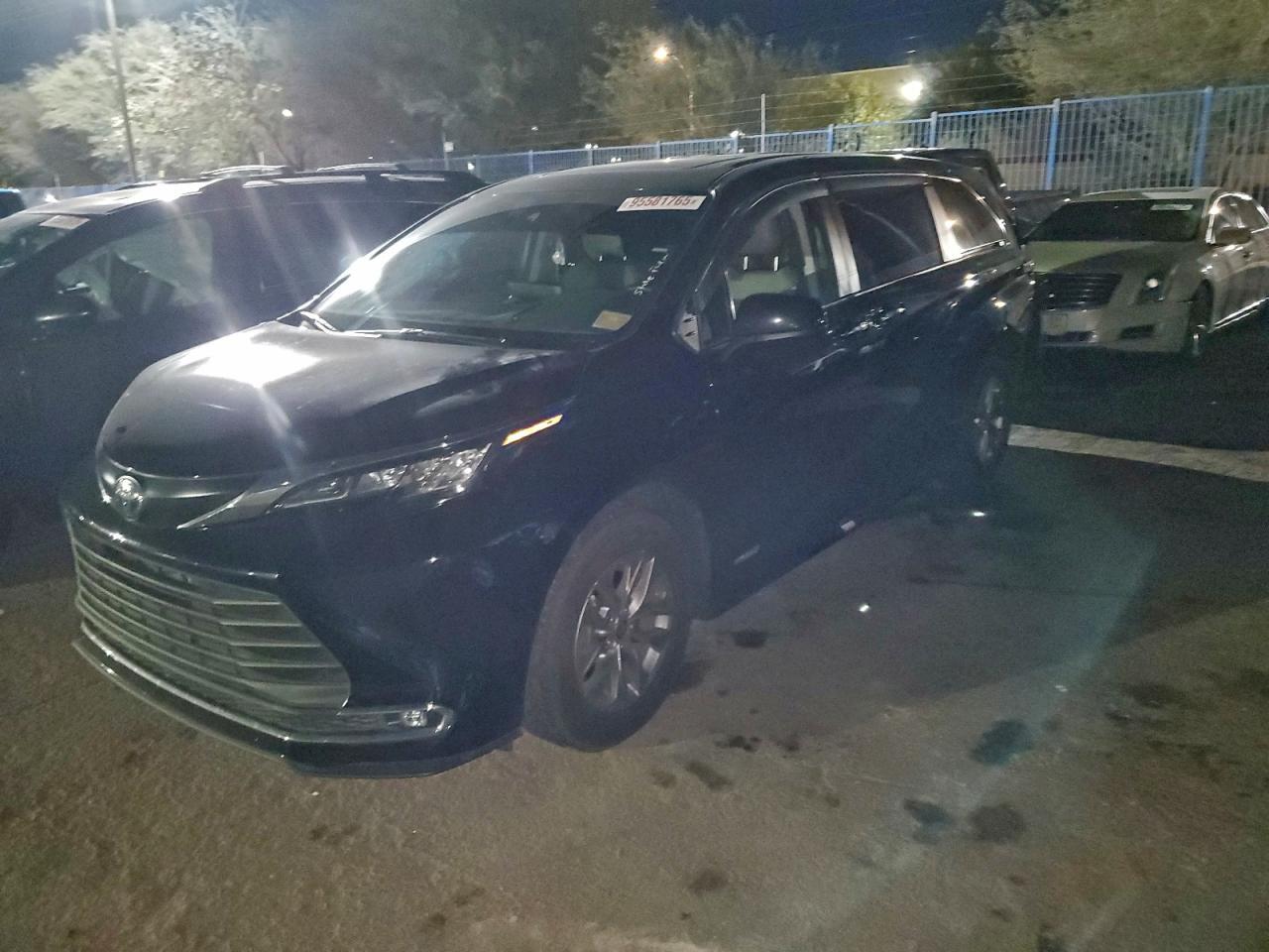2025 TOYOTA SIENNA