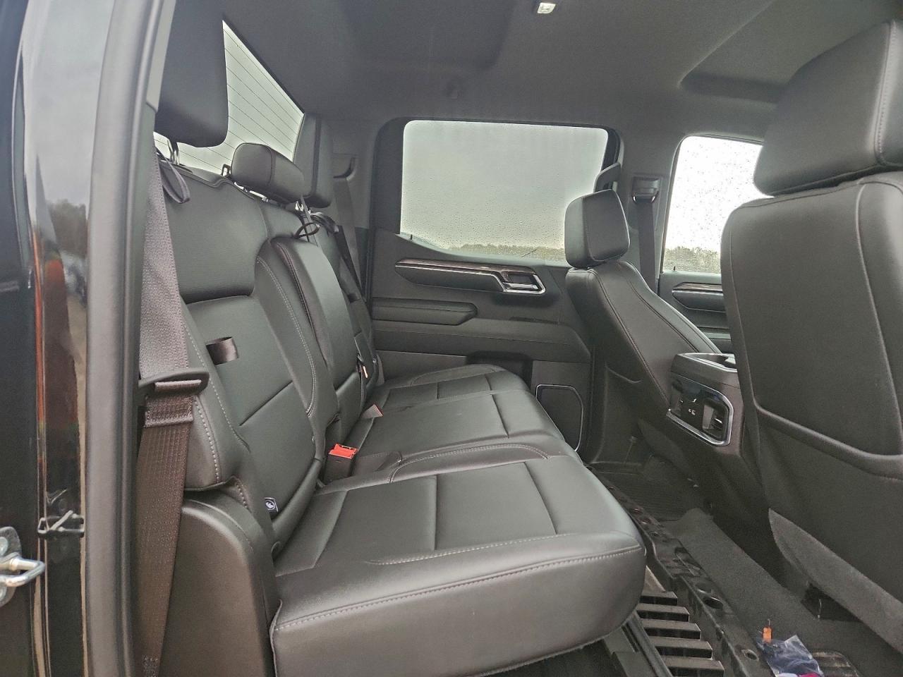 2024 CHEVROLET Silverado