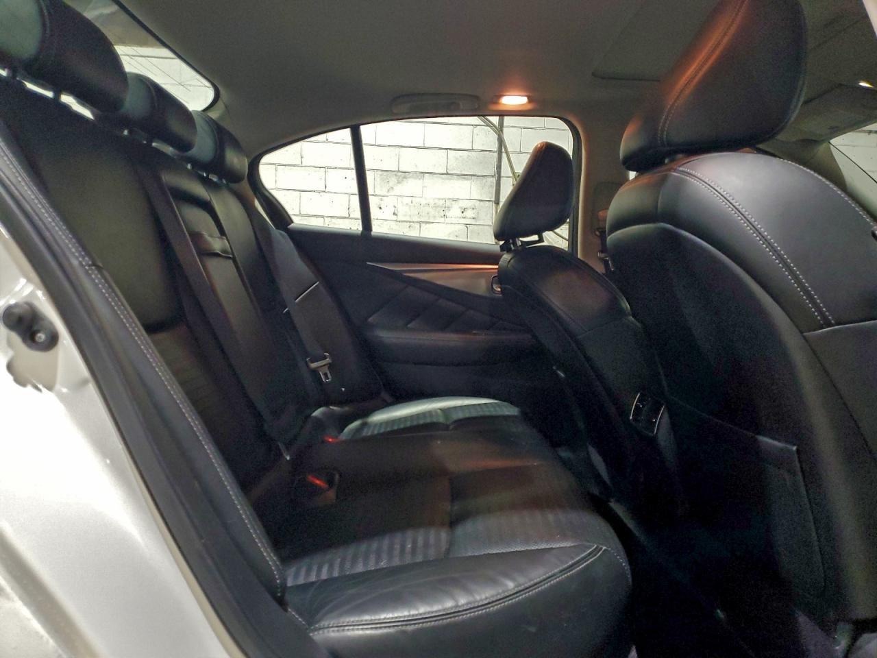 2015 INFINITI Q50