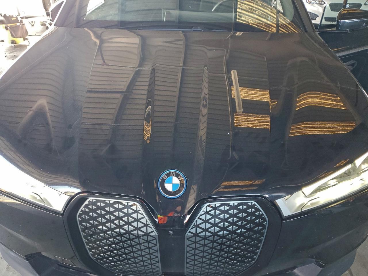2024 BMW iX