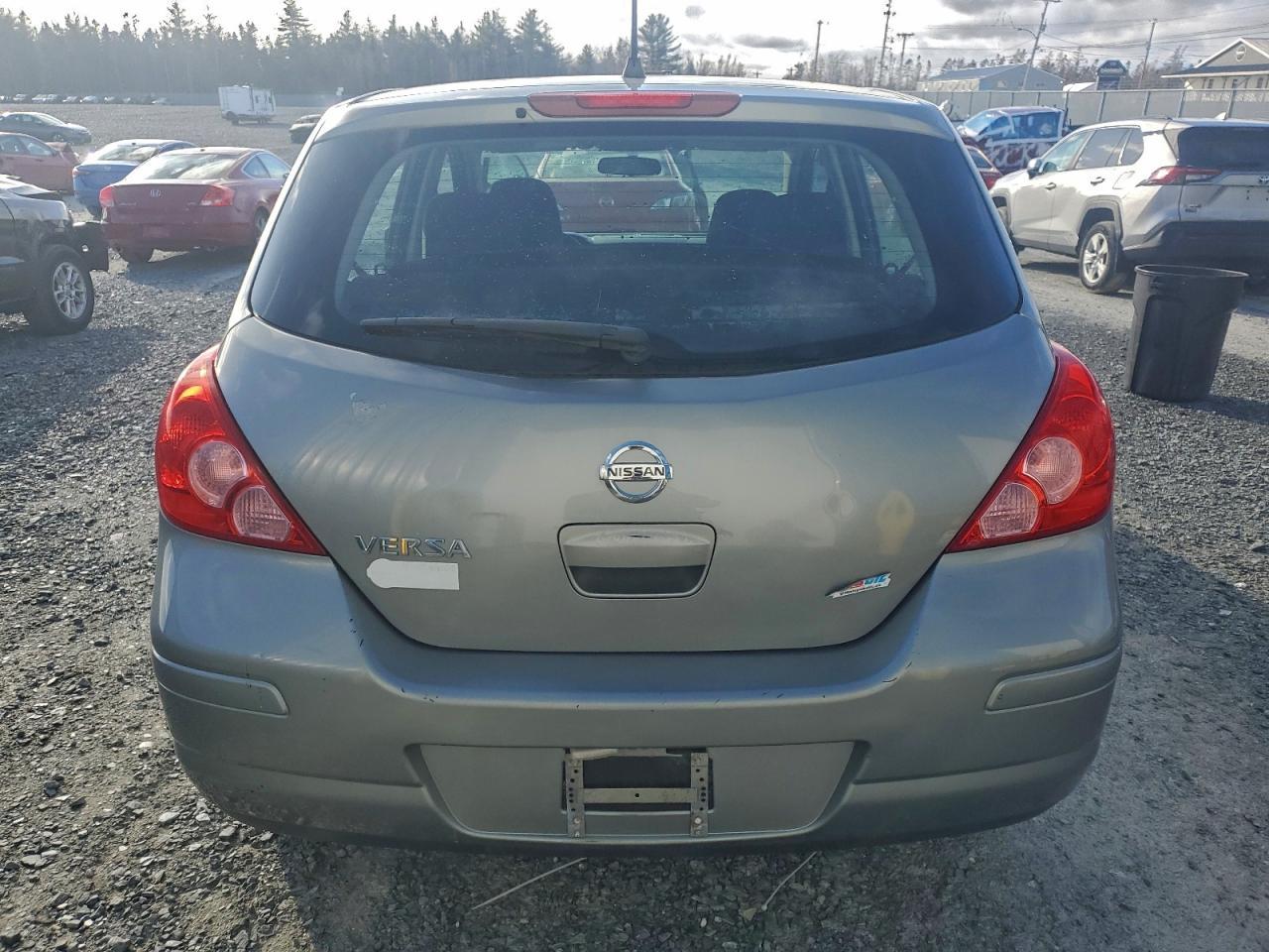 2011 NISSAN VERSA