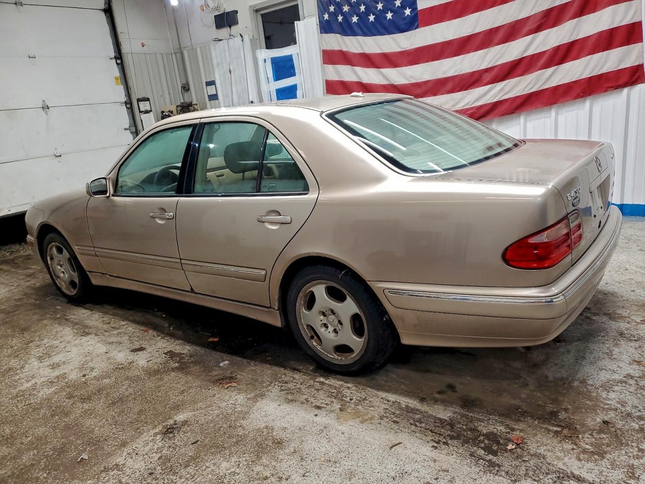 2000 MERCEDES-BENZ E-Class
