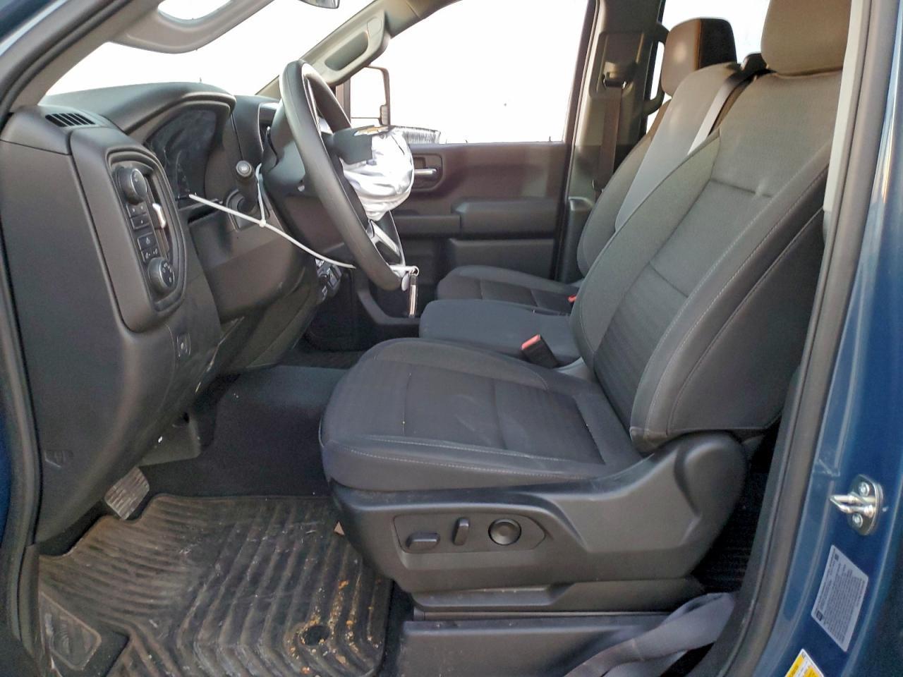 2024 CHEVROLET Silverado