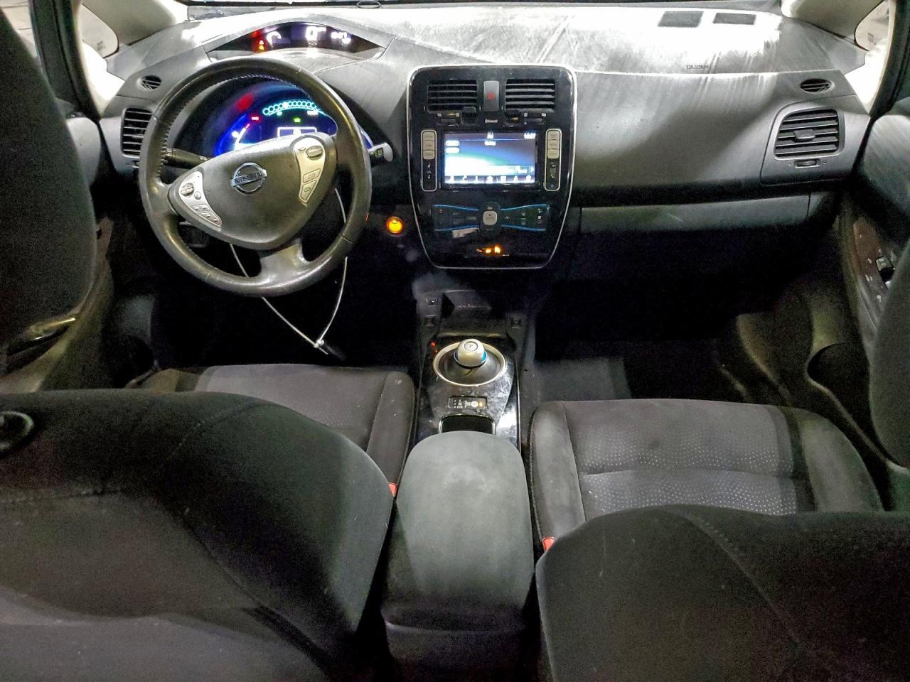 2017 NISSAN LEAF