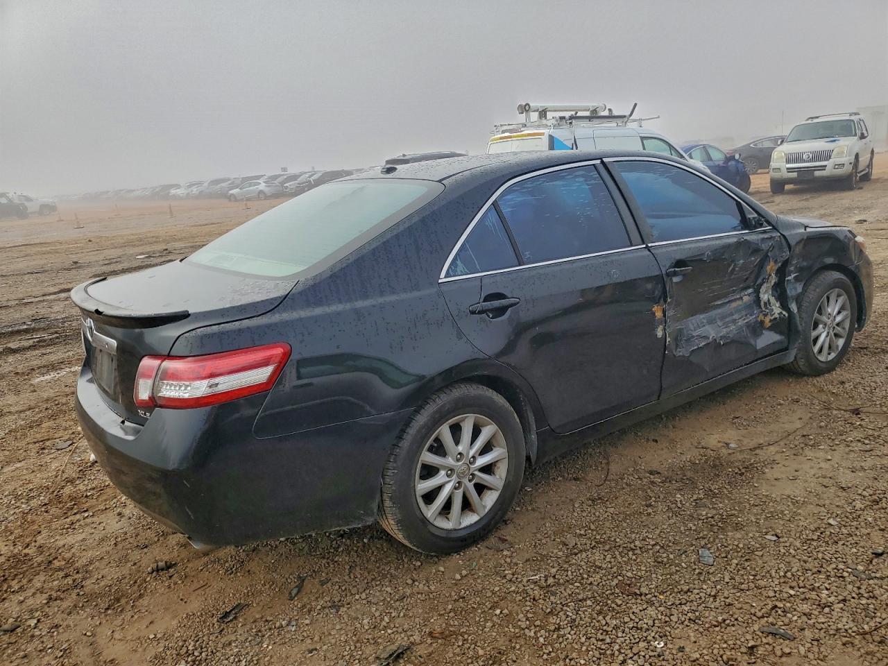 2011 TOYOTA CAMRY