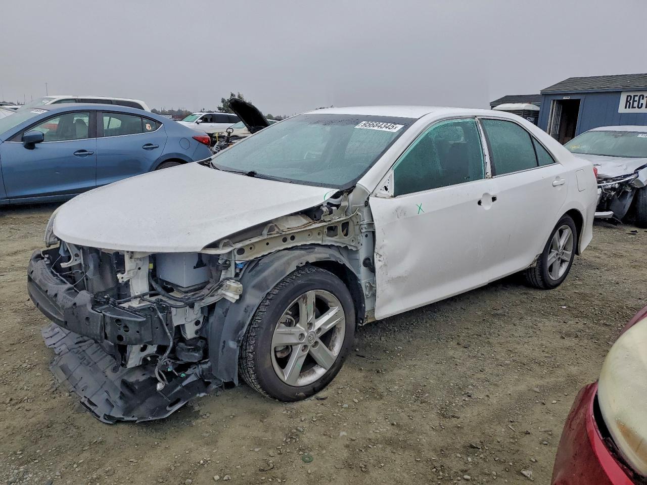 2014 TOYOTA CAMRY