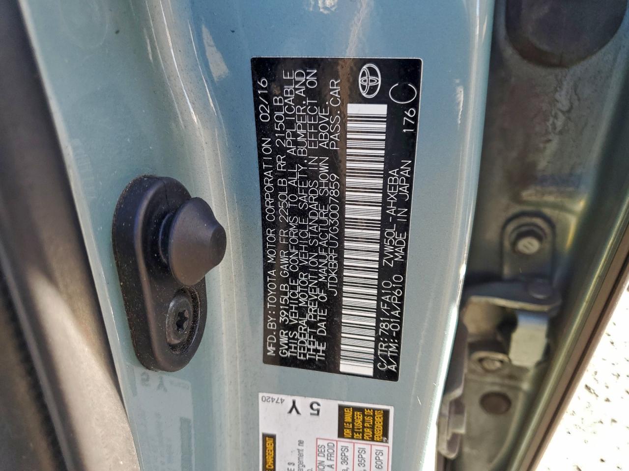 2016 TOYOTA PRIUS