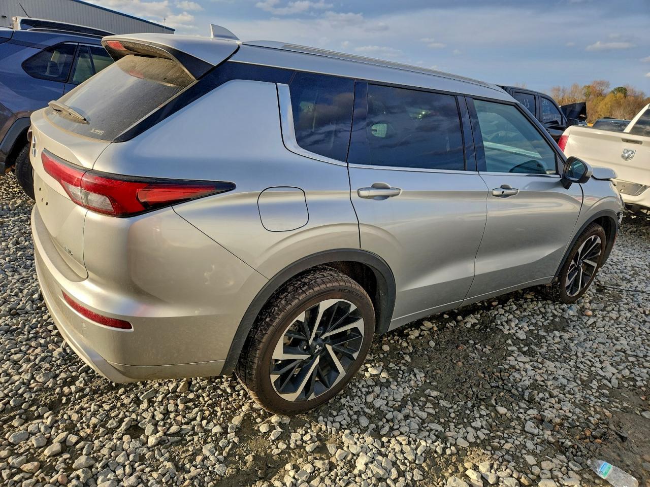 2022 MITSUBISHI outlander