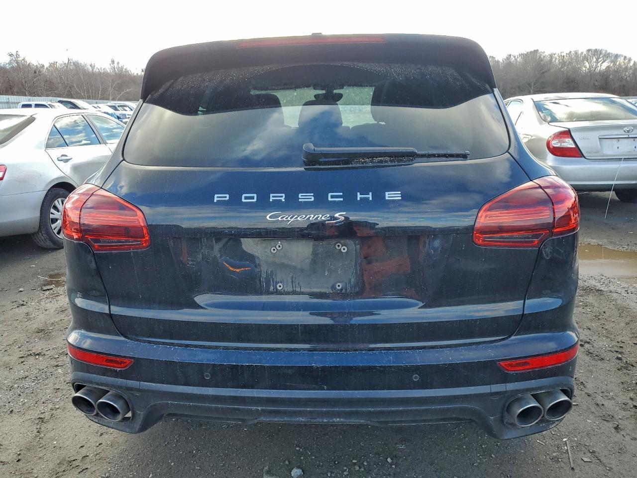 2015 PORSCHE CAYENNE
