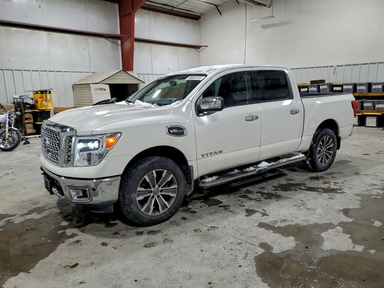 2017 NISSAN Titan