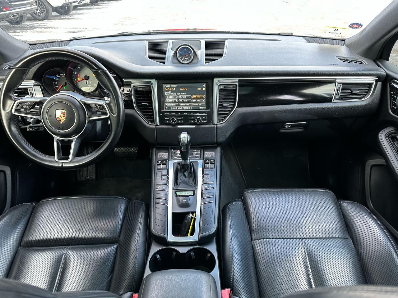 2016 PORSCHE Macan
