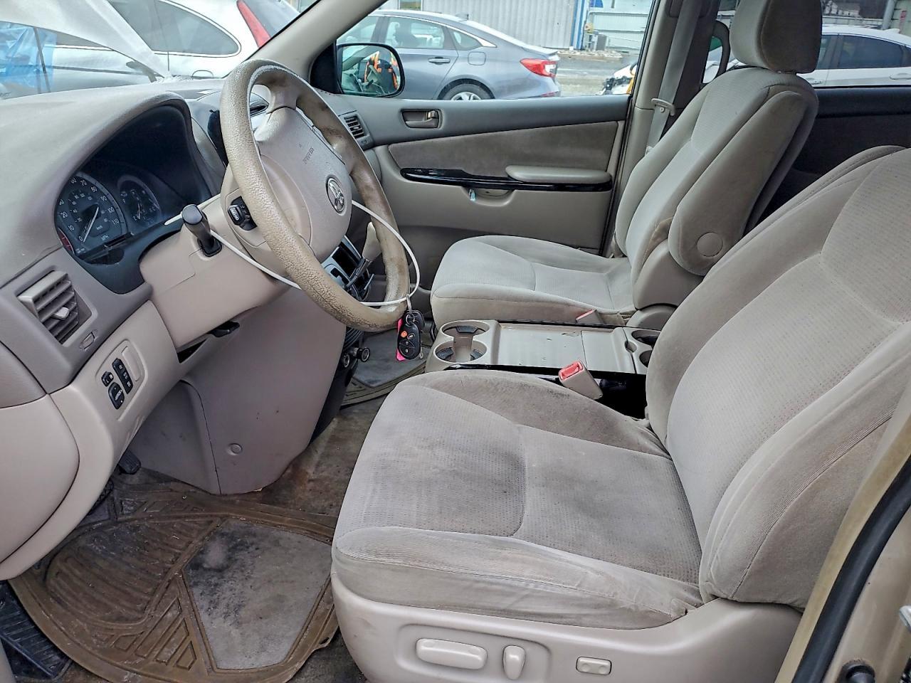 2005 TOYOTA SIENNA