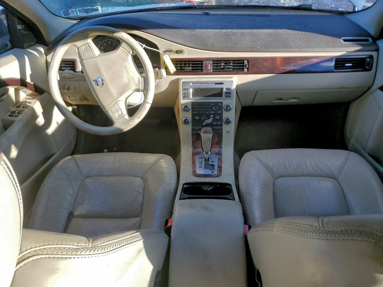 2008 VOLVO XC70