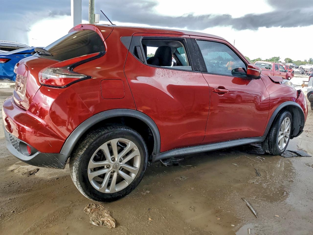 2015 NISSAN Juke