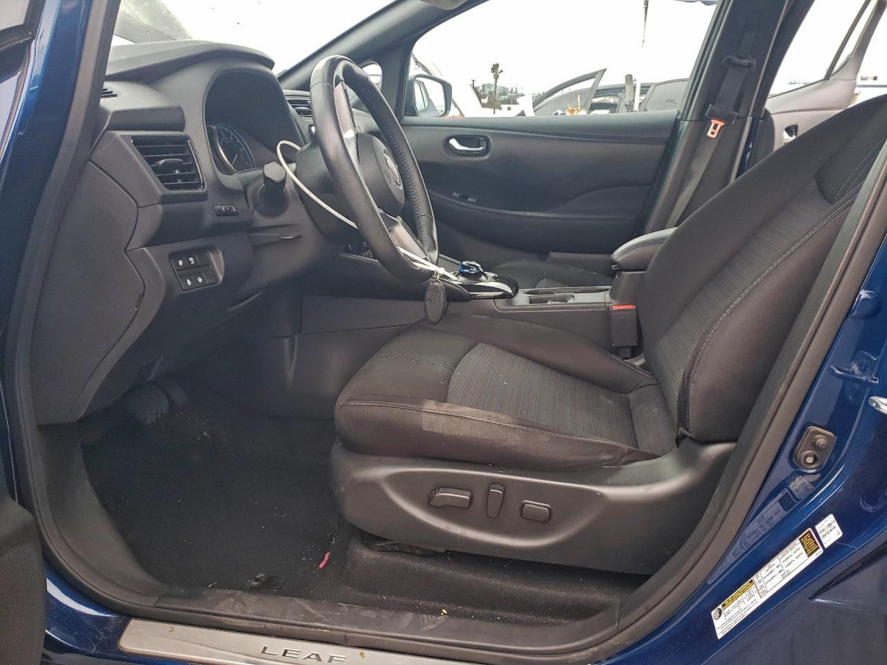2023 NISSAN LEAF