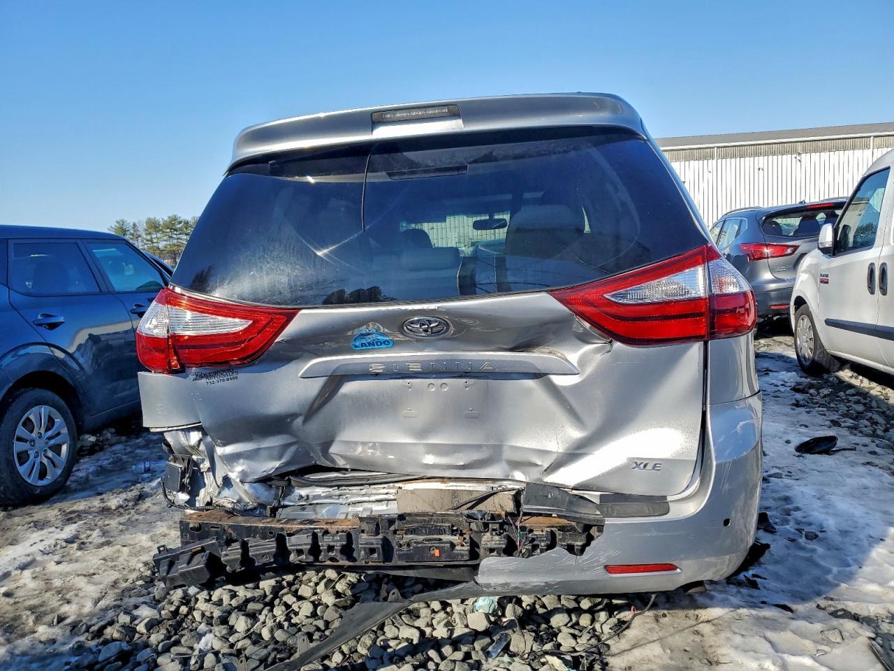 2017 TOYOTA SIENNA