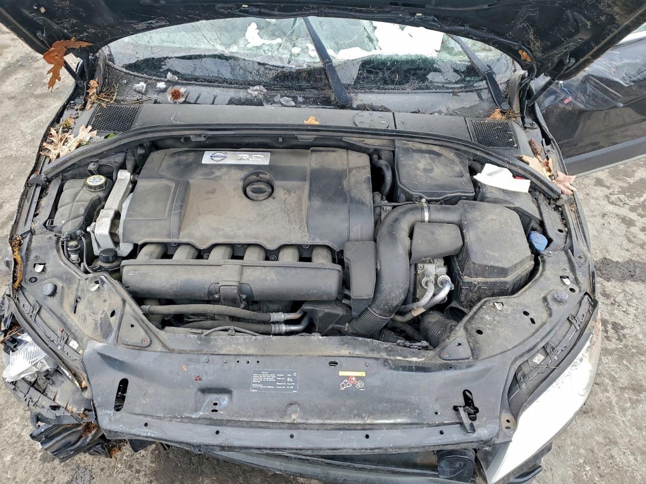 2013 VOLVO XC70