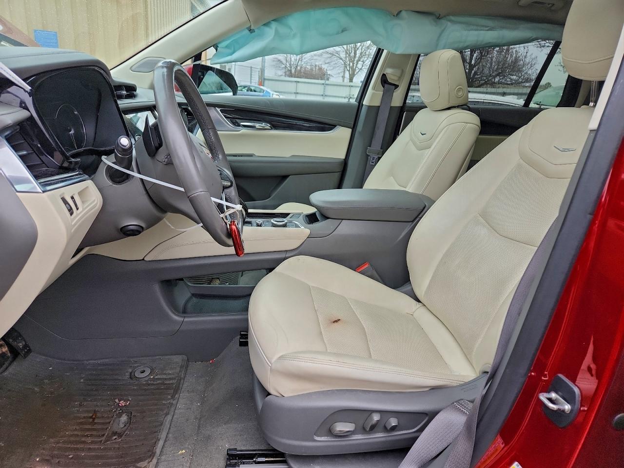2021 CADILLAC XT6
