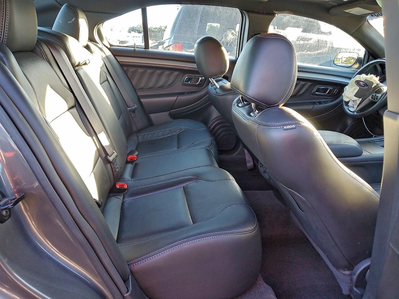 2013 FORD Taurus