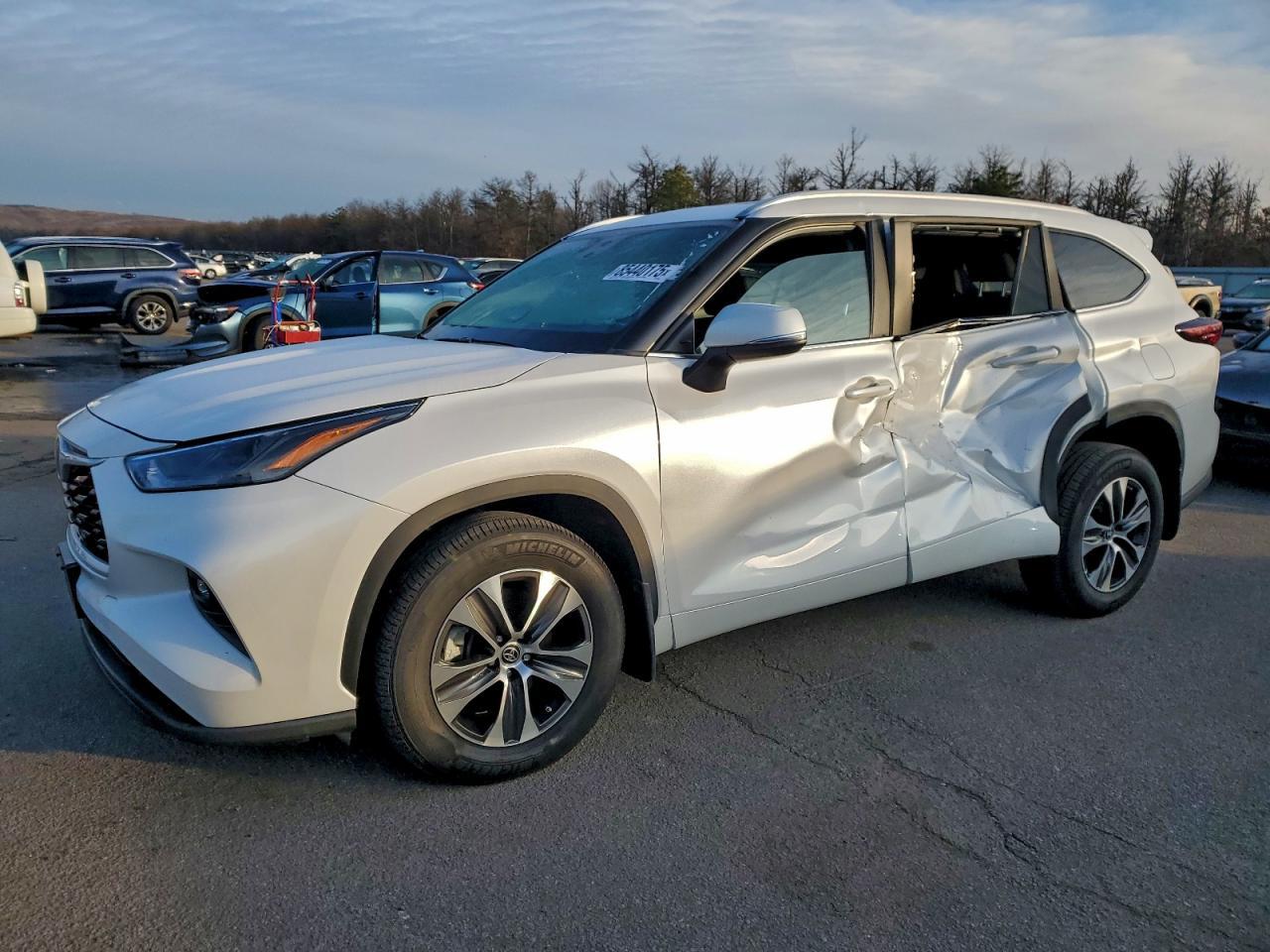 2024 TOYOTA HIGHLANDER