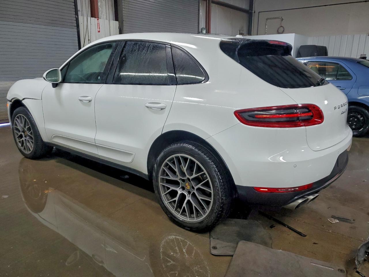 2016 PORSCHE Macan