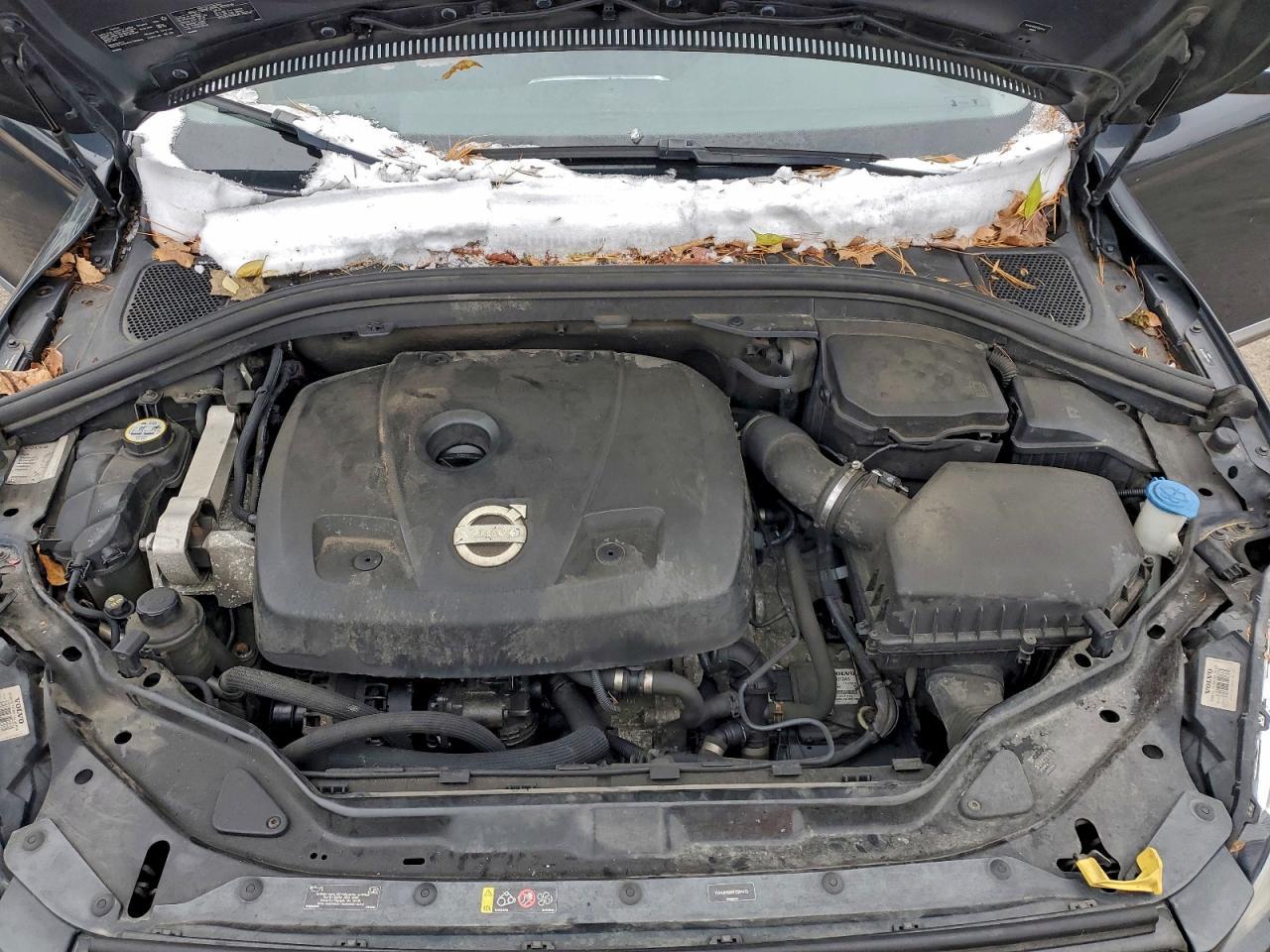 2015 VOLVO XC60