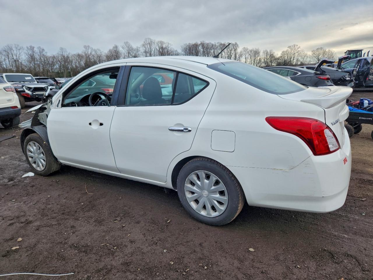 2016 NISSAN VERSA