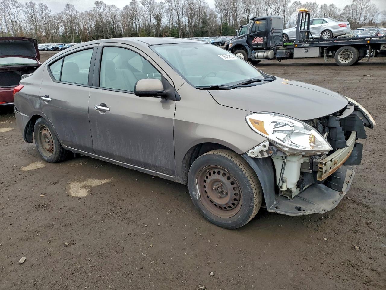 2013 NISSAN VERSA