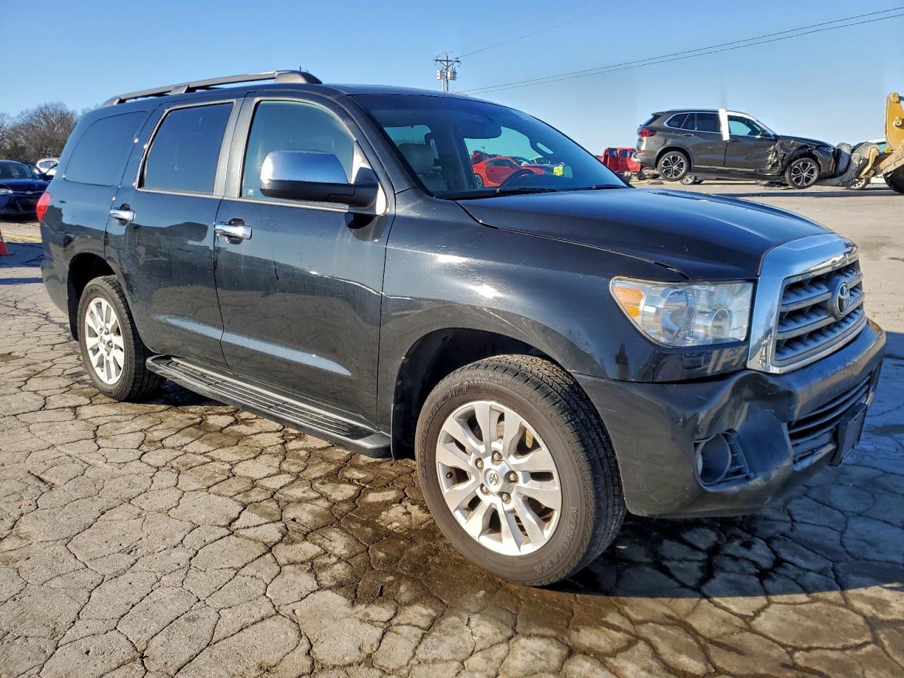 2013 TOYOTA Sequoia
