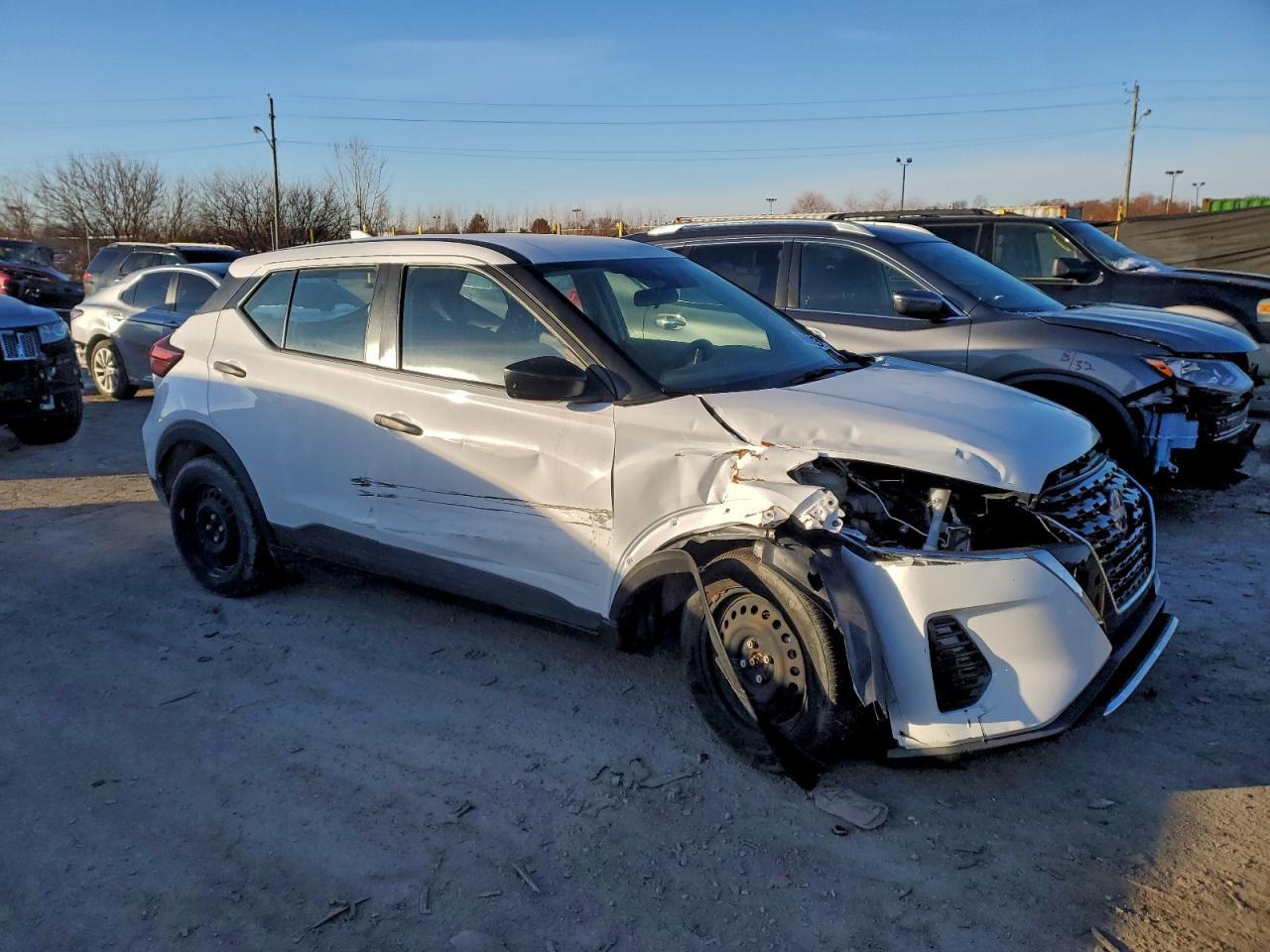 2023 NISSAN KICKS