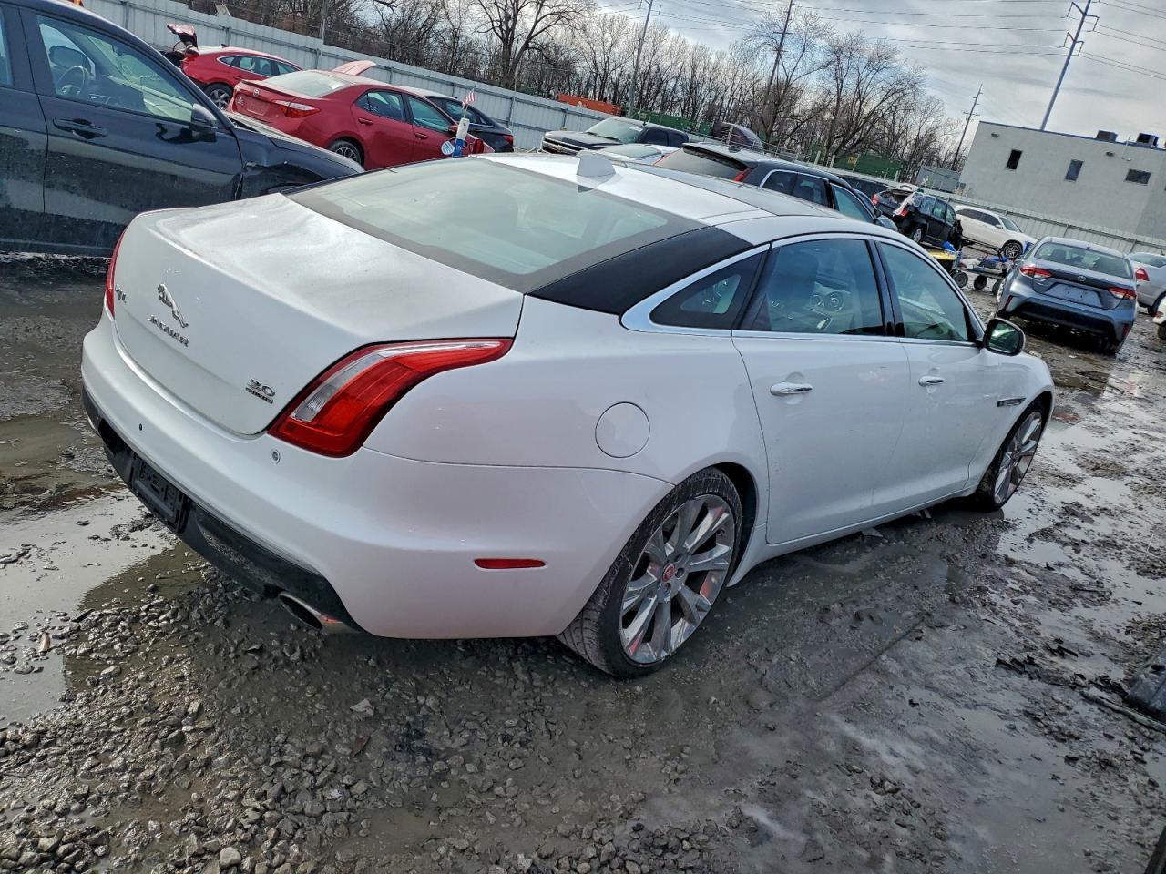 2016 JAGUAR Xj-Series