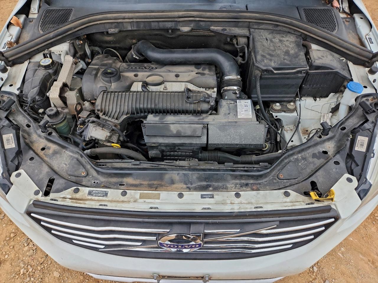 2015 VOLVO XC60