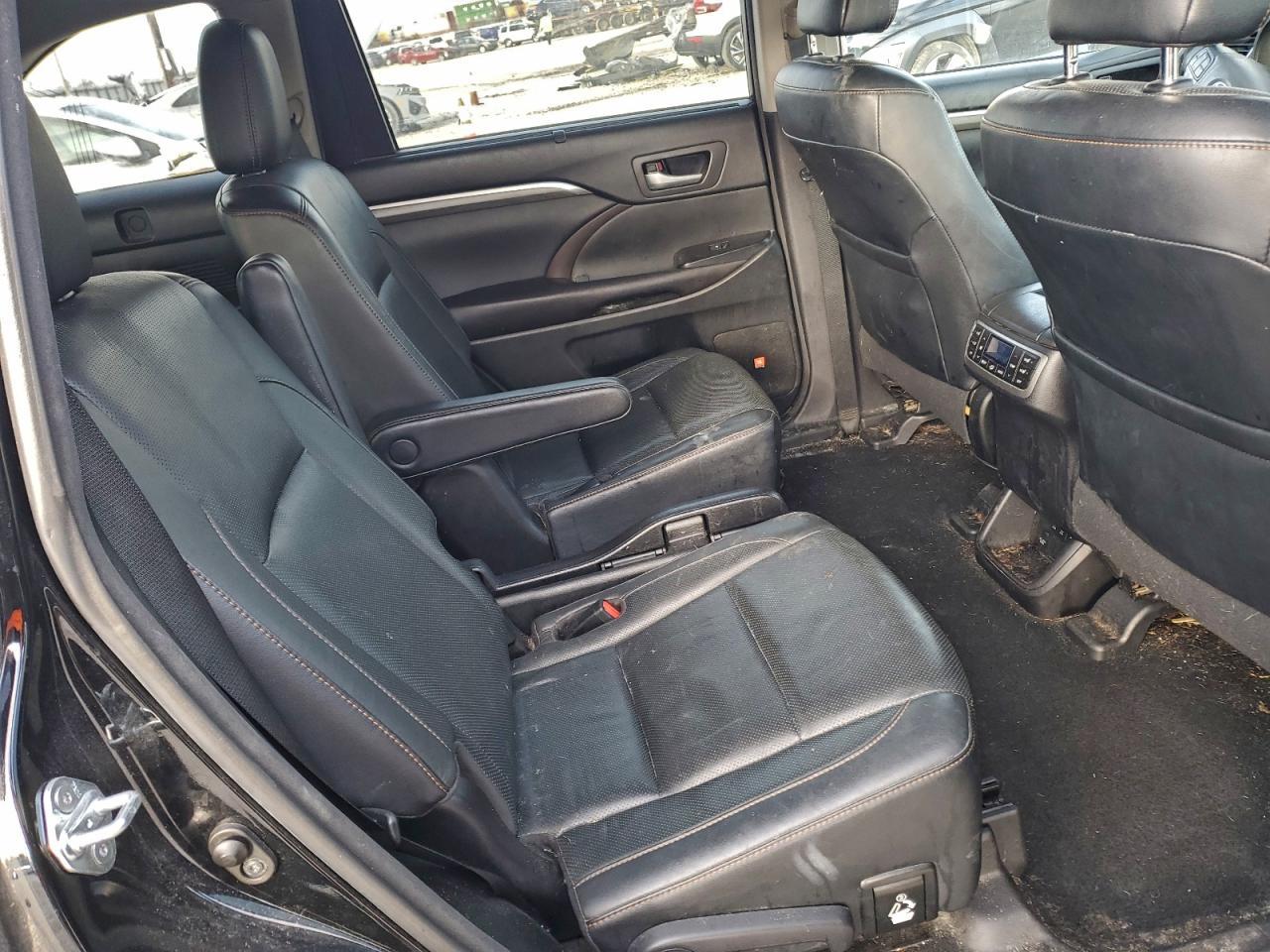 2017 TOYOTA HIGHLANDER
