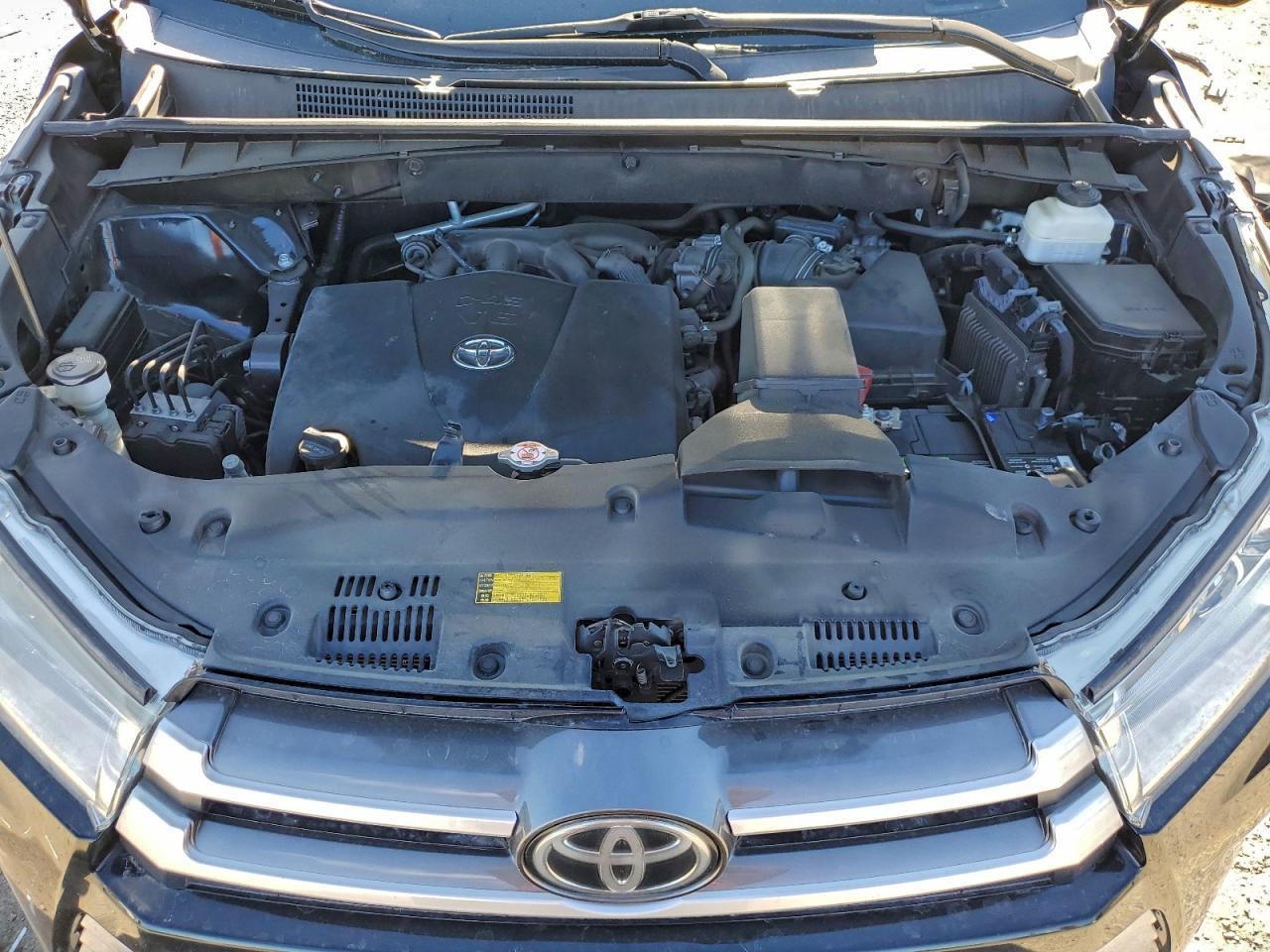 2019 TOYOTA HIGHLANDER