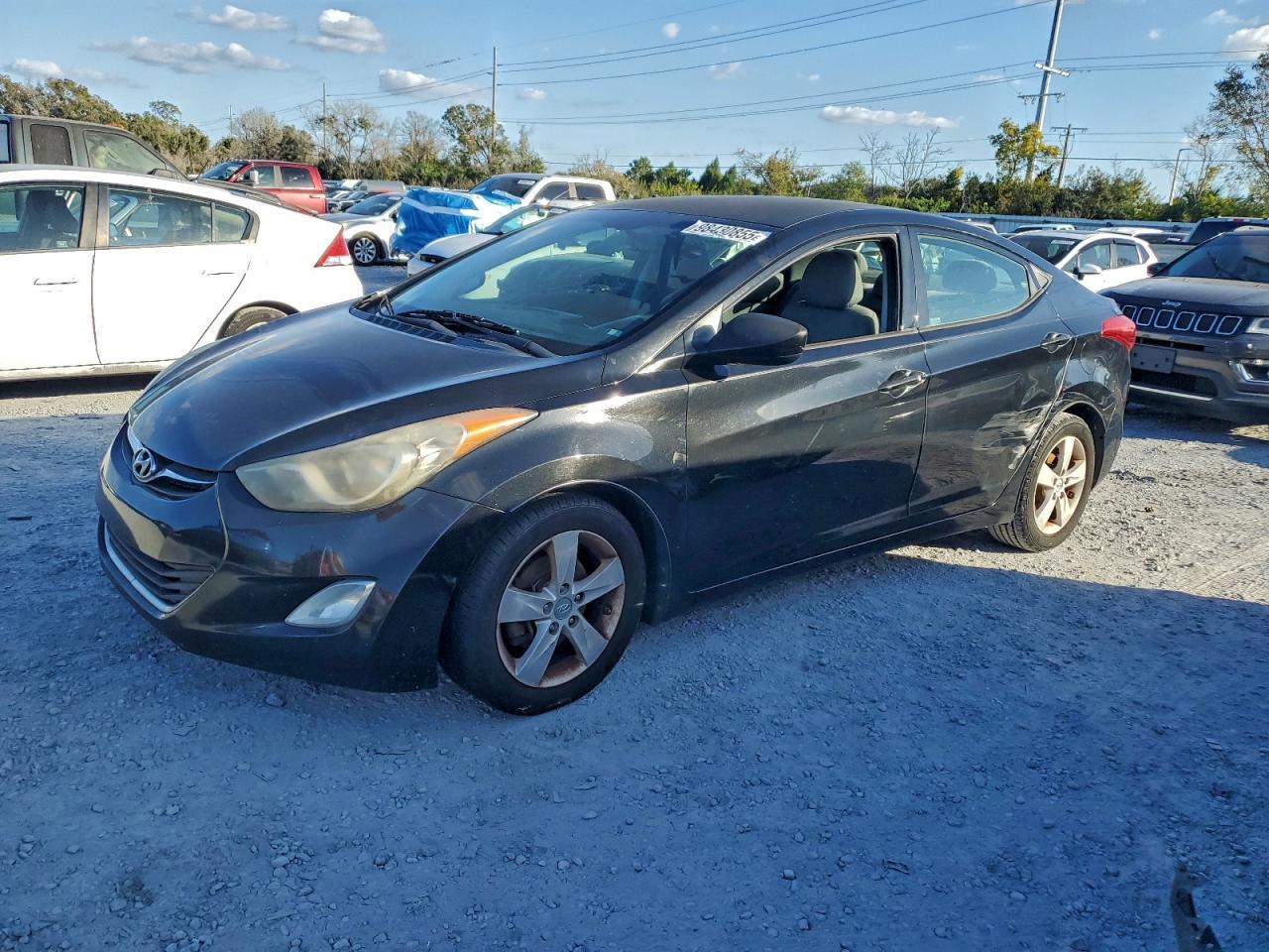 2013 HYUNDAI ELANTRA