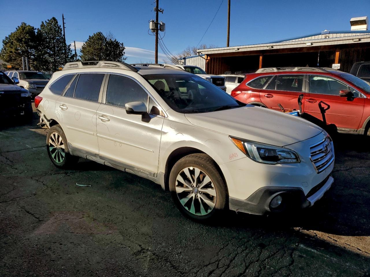 2015 SUBARU Outback