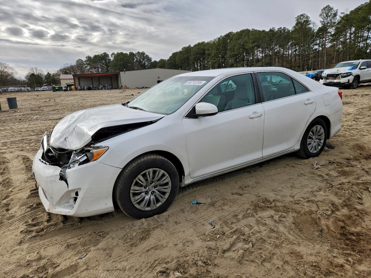 2014 TOYOTA CAMRY