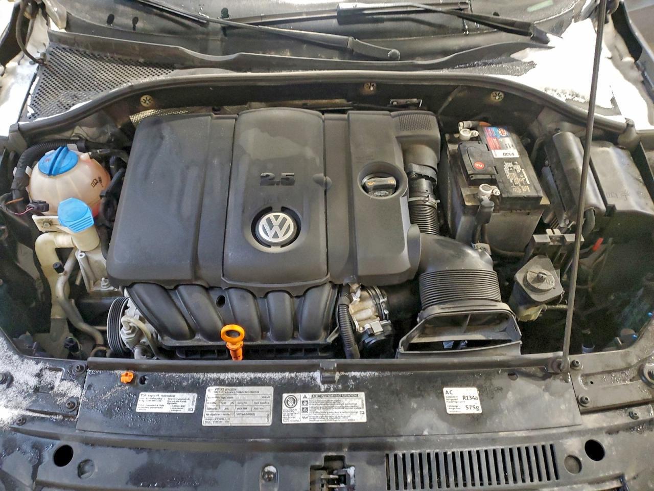 2012 VOLKSWAGEN Passat