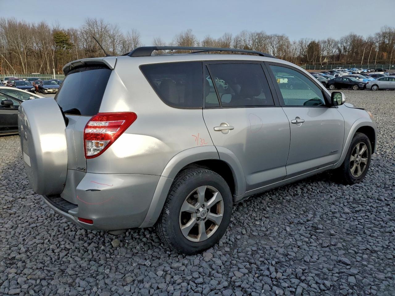 2011 TOYOTA RAV4