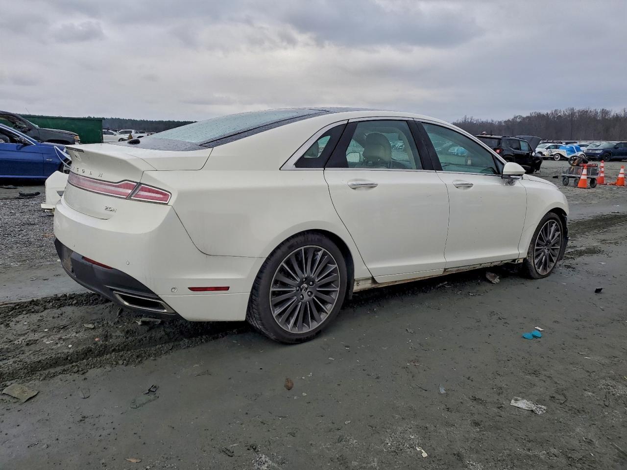 2013 LINCOLN MKZ