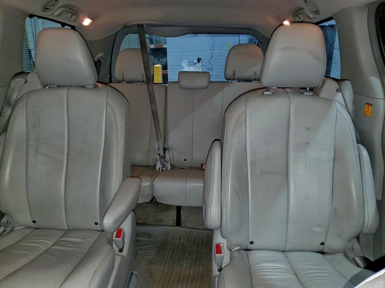 2013 TOYOTA SIENNA
