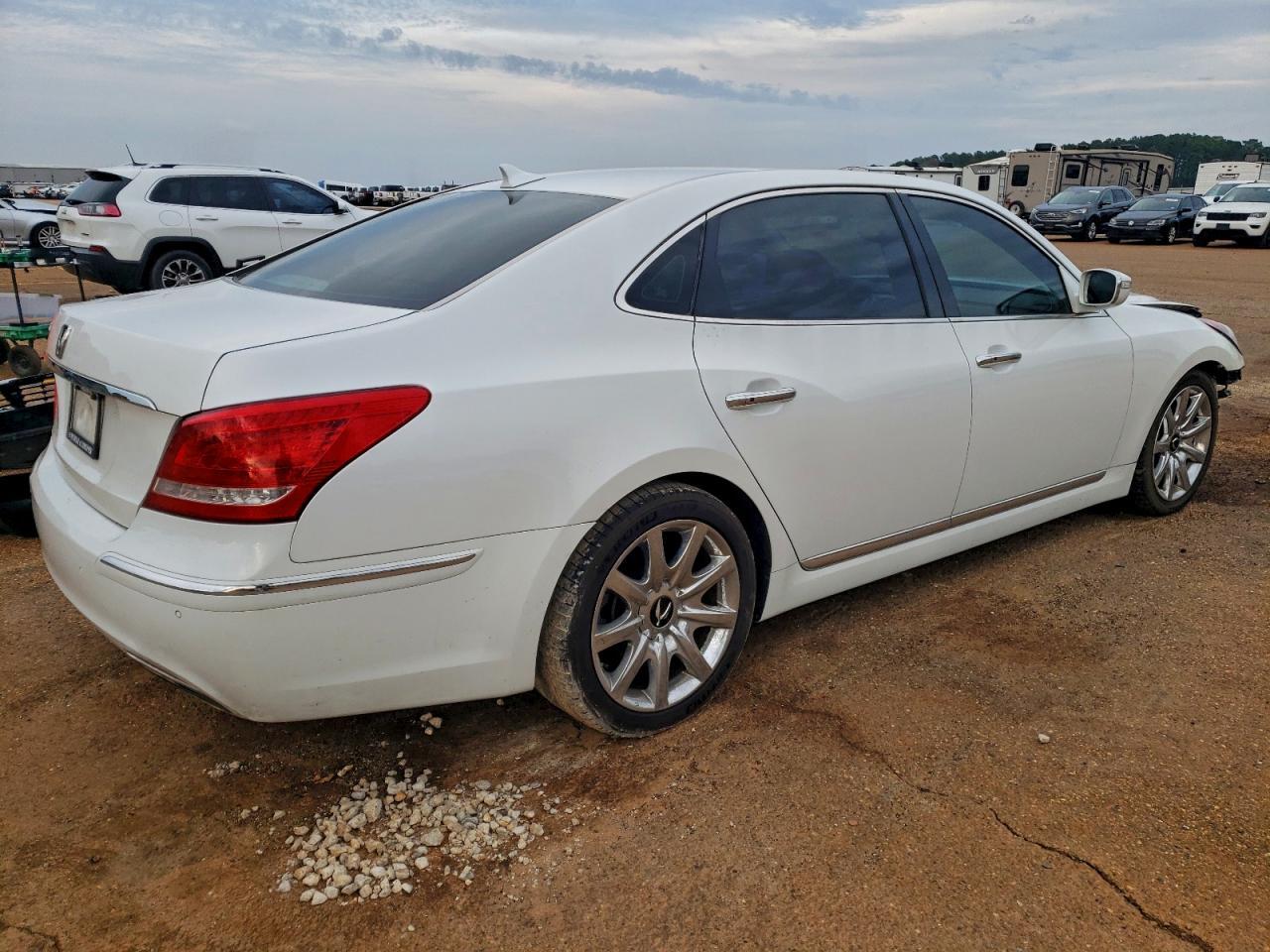 2013 HYUNDAI Equus