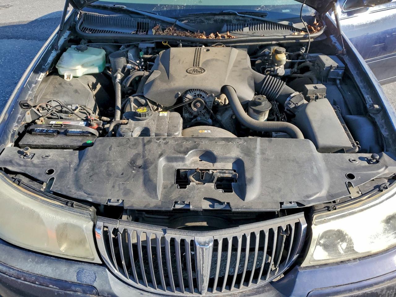 2002 LINCOLN Town Car