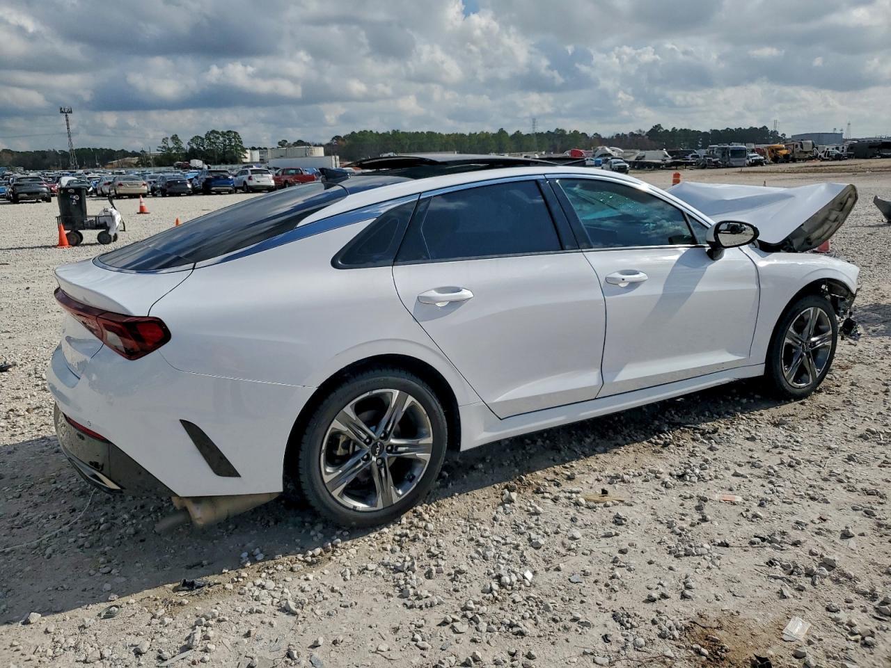 2023 KIA K5