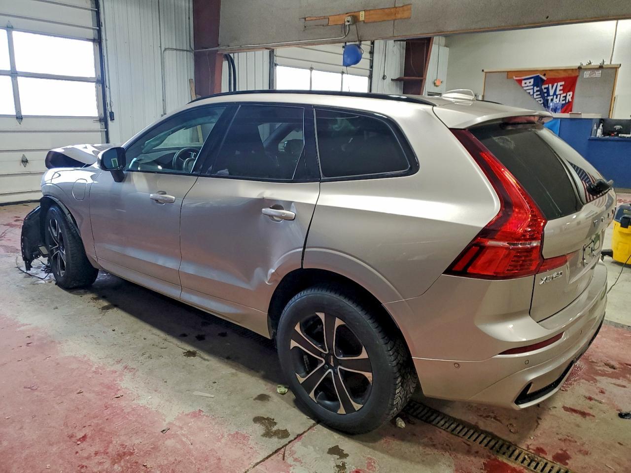 2025 VOLVO XC60