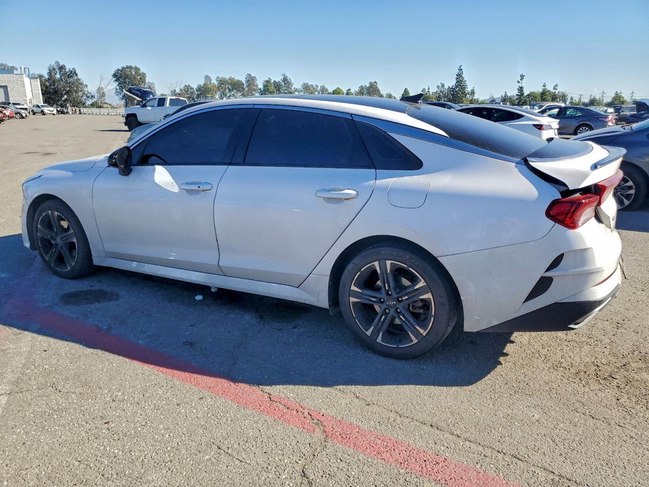 2022 KIA K5