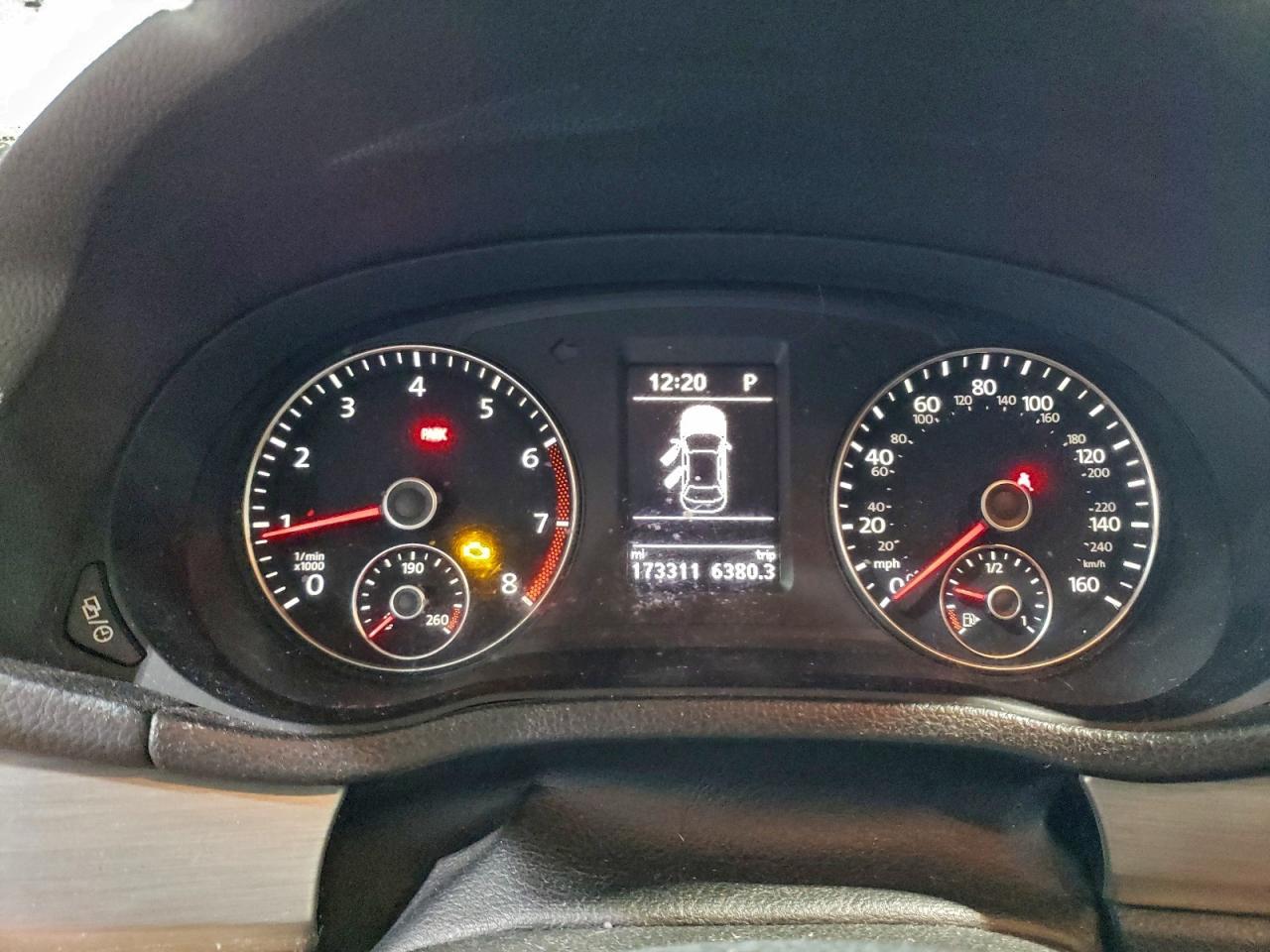 2014 VOLKSWAGEN Passat